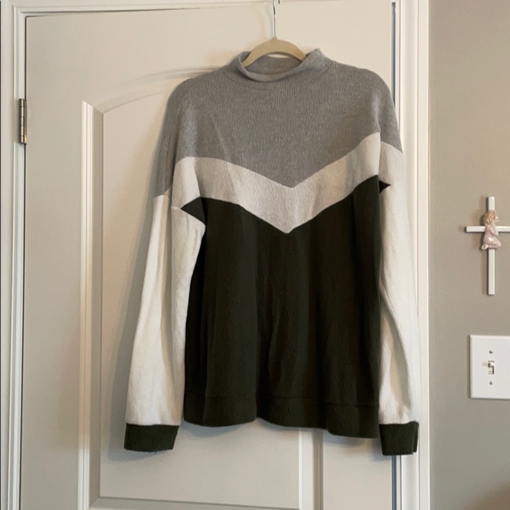 Hailey & co Sweater !